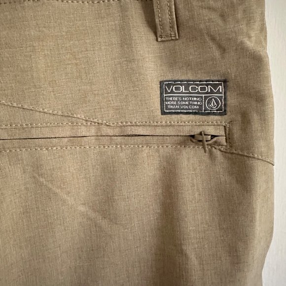 New Volcom Men’s Size 36 Shorts Surf N' Turf 4 Way Stretch Khaki NWT - Picture 4 of 12